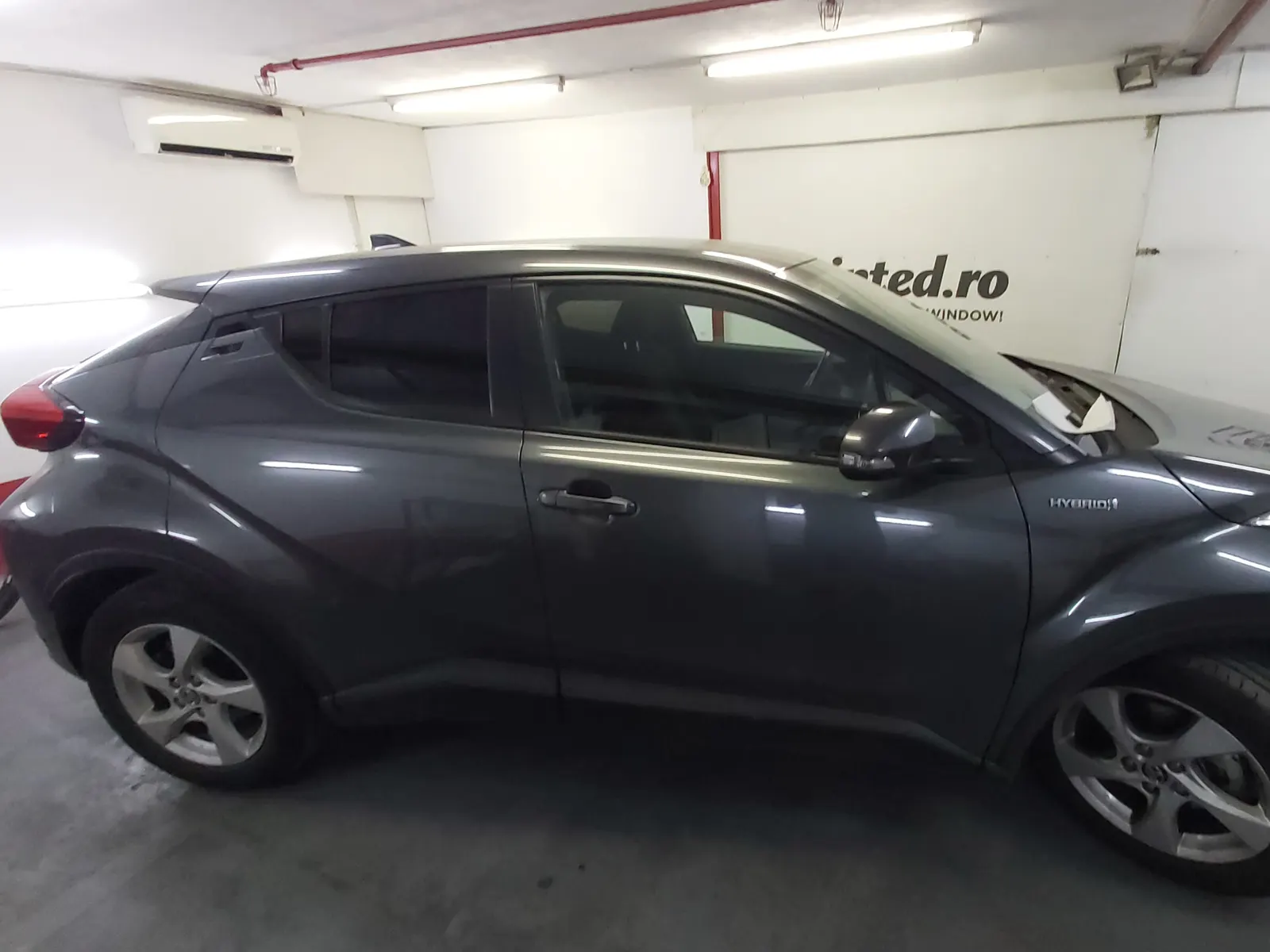 folie auto Toyota C-HR Hybrid Magnetic Grey Metallic LLumar CTX05 ceramica geamuri foarte inchise