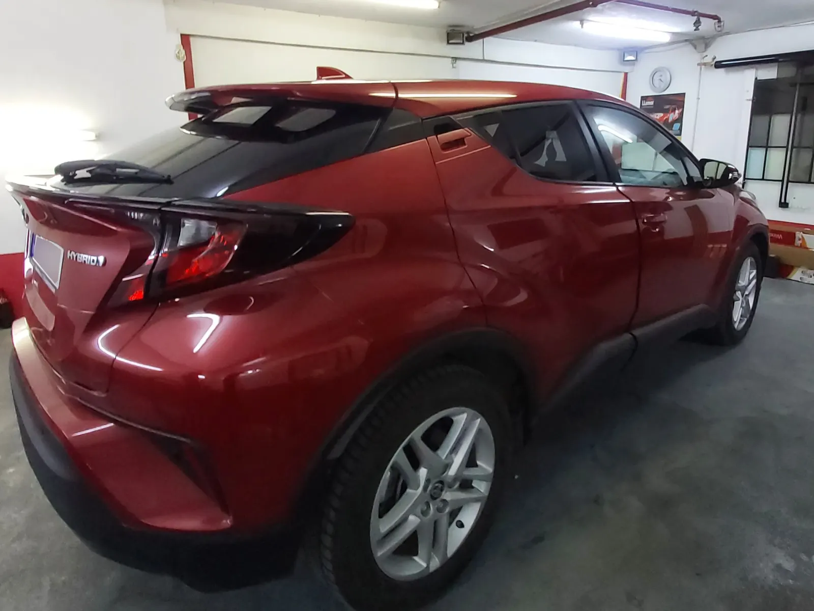 folie auto Toyota C-HR Tokyo Red cu folie ceramica LLumar CTX15 montaj profesional geamuri spate