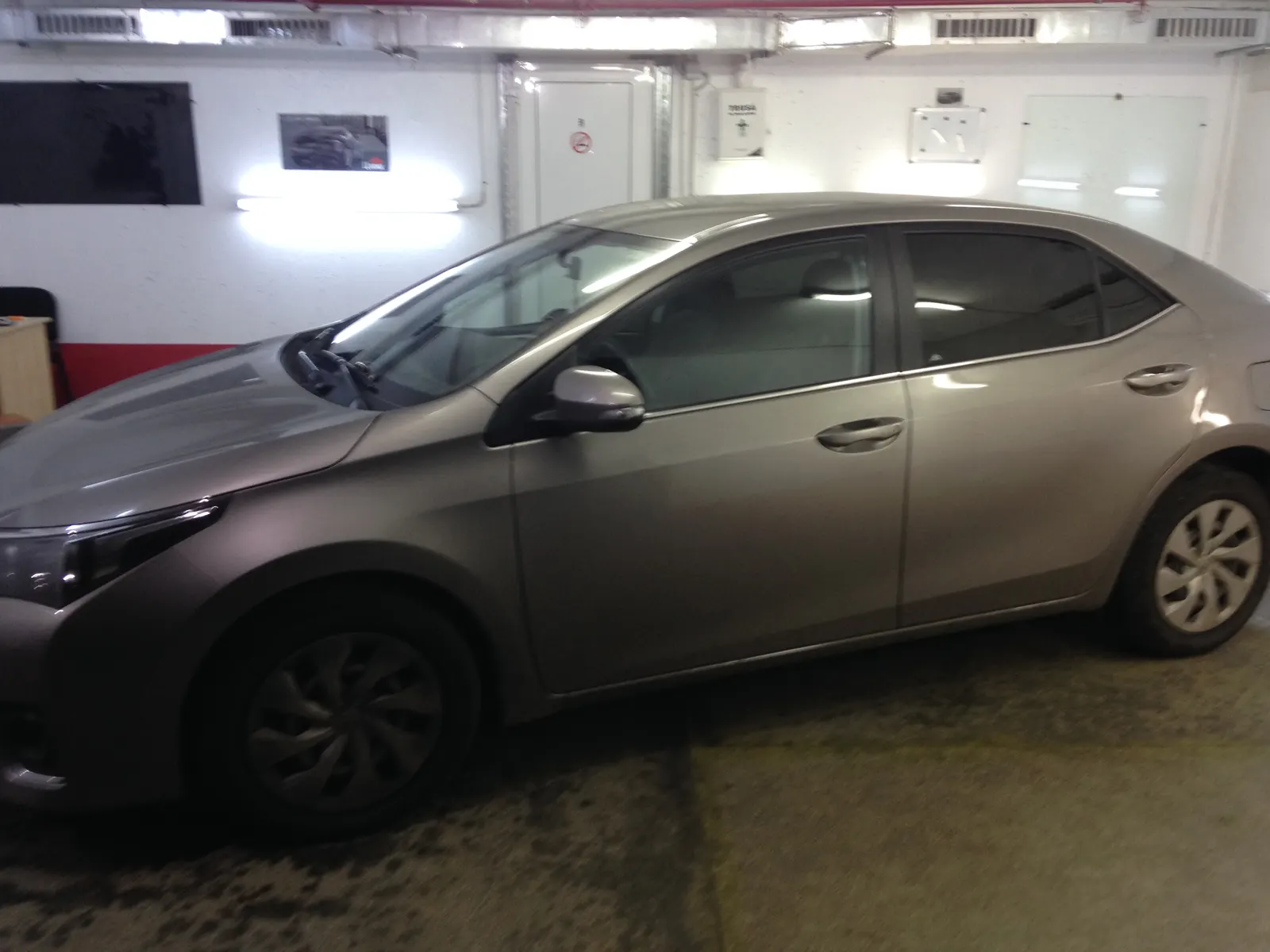 Toyota Corolla Champagne Mica Metallic geamuri fumurii LLumar ATR05 protectie solara