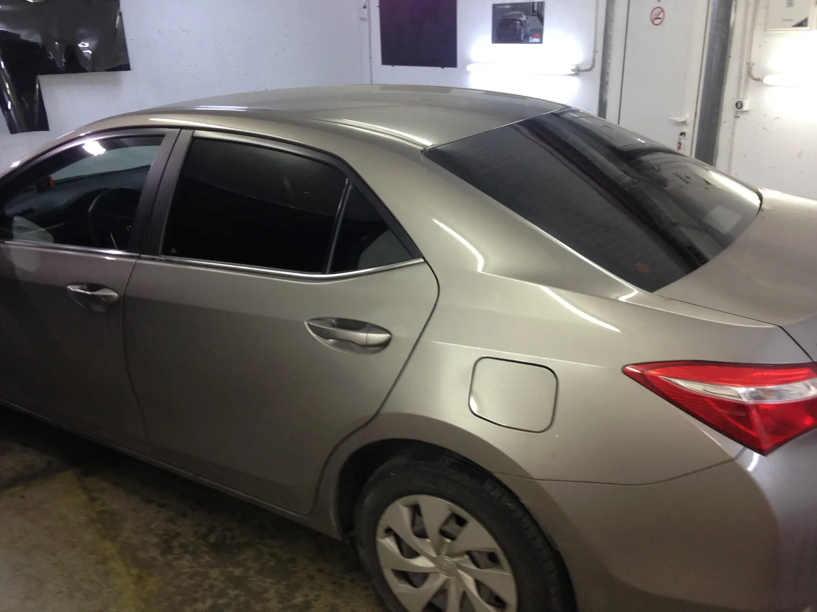 folie auto Toyota Corolla Champagne Mica Metallic nuanta inchisa LLumar ATR05