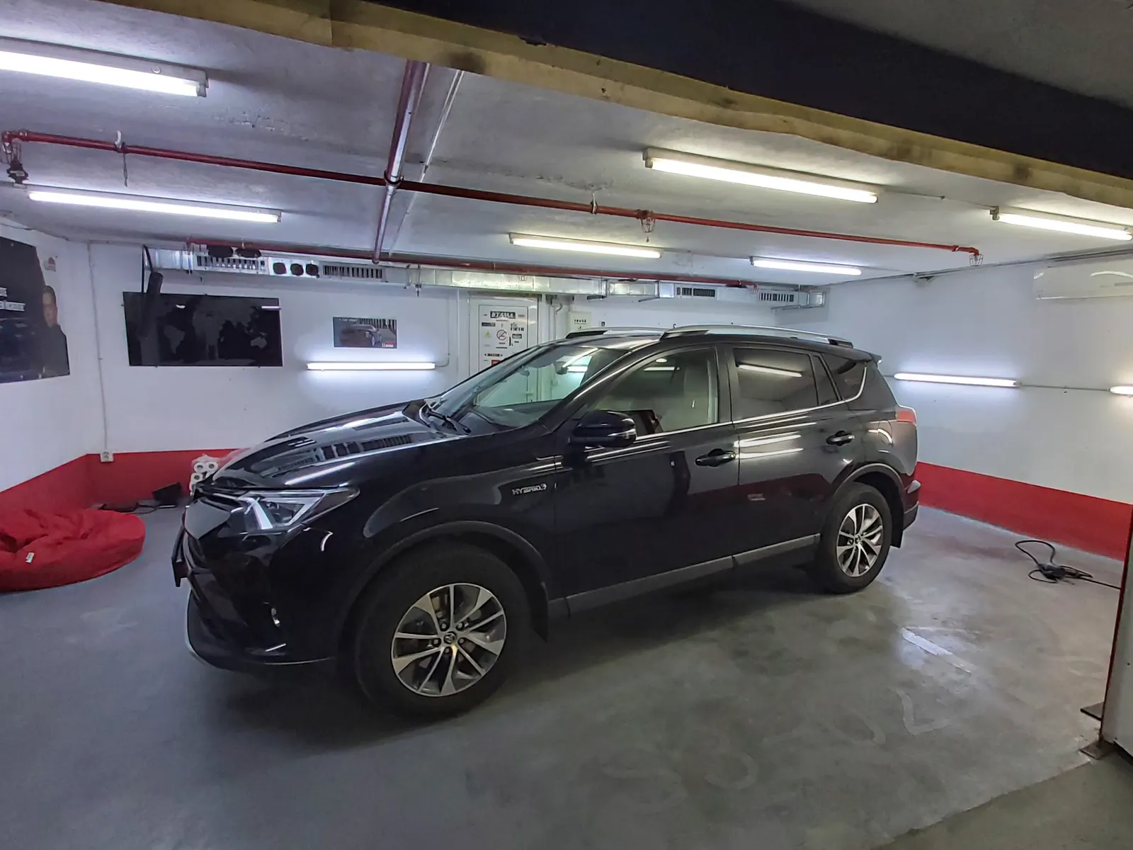 Toyota RAV4 Hybrid Attitude Black Mica dupa montaj folie auto LLumar CTX05