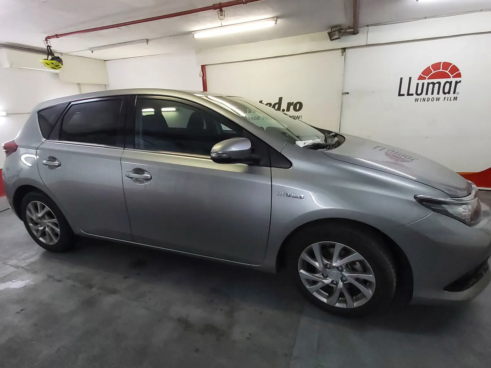 geamuri spate fumurii pe Auris Hybrid Silver Metallic