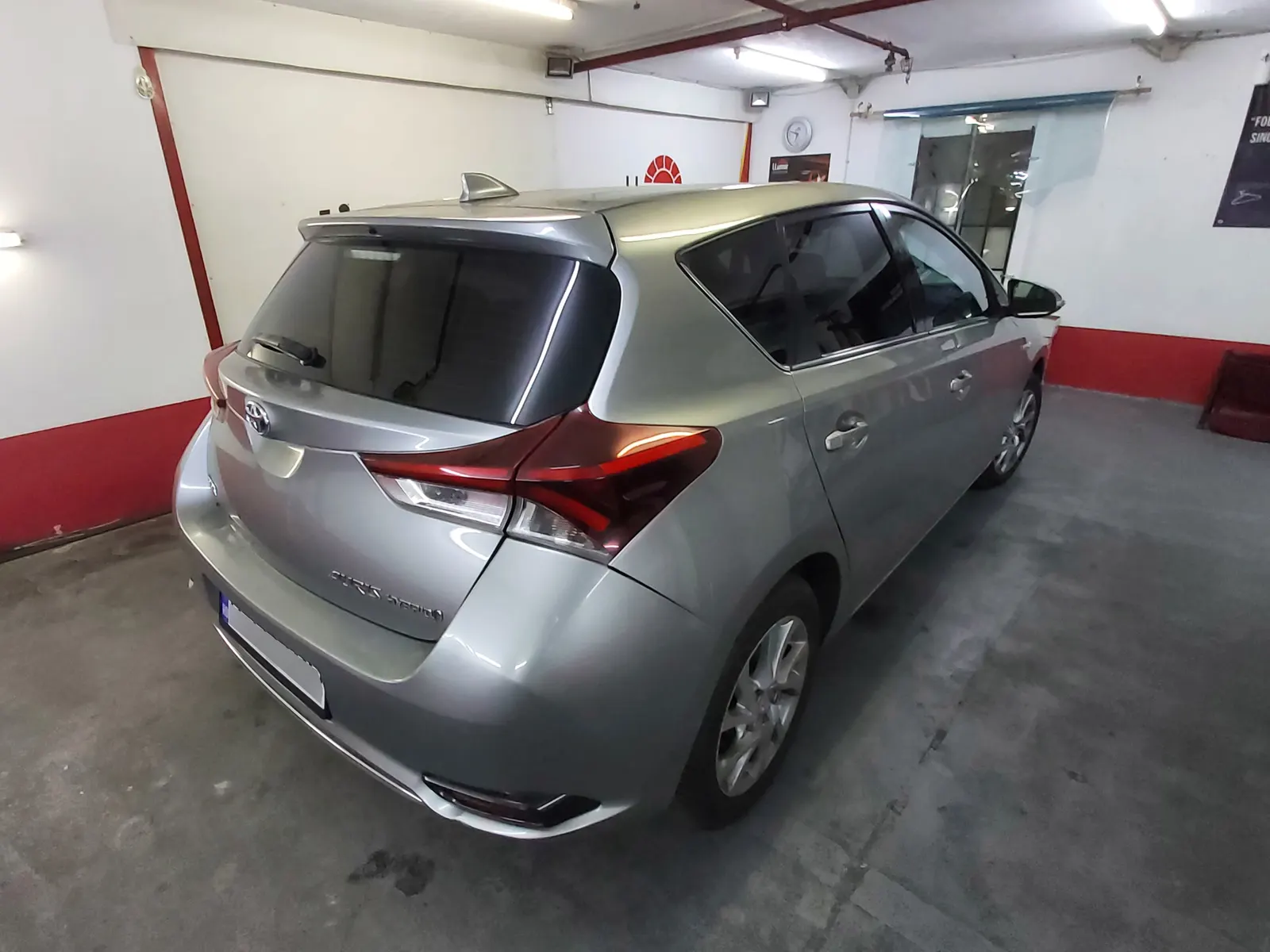 folie ceramica CTX15 aplicata pe luneta Auris Hybrid