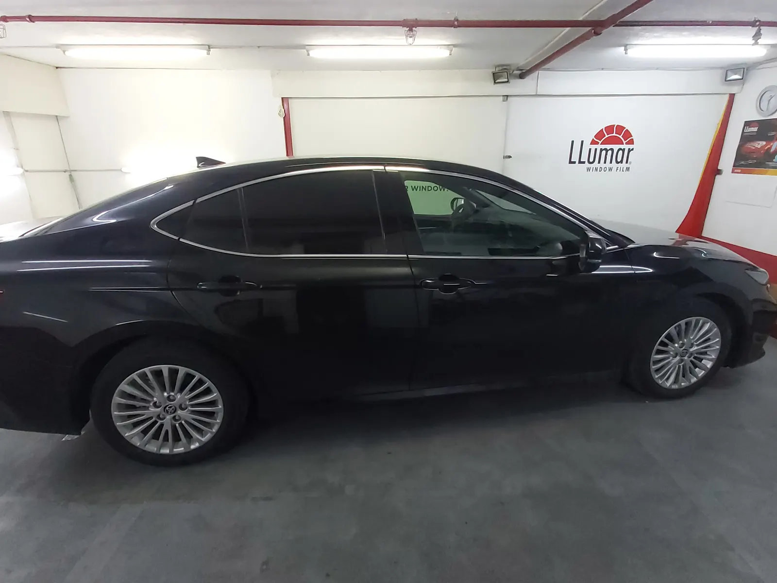 Camry Hybrid XV70 geamuri spate dupa montaj ceramica