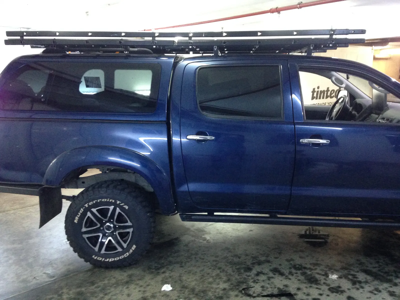 luneta pickup Hilux N70 cu folie LLumar ATR05