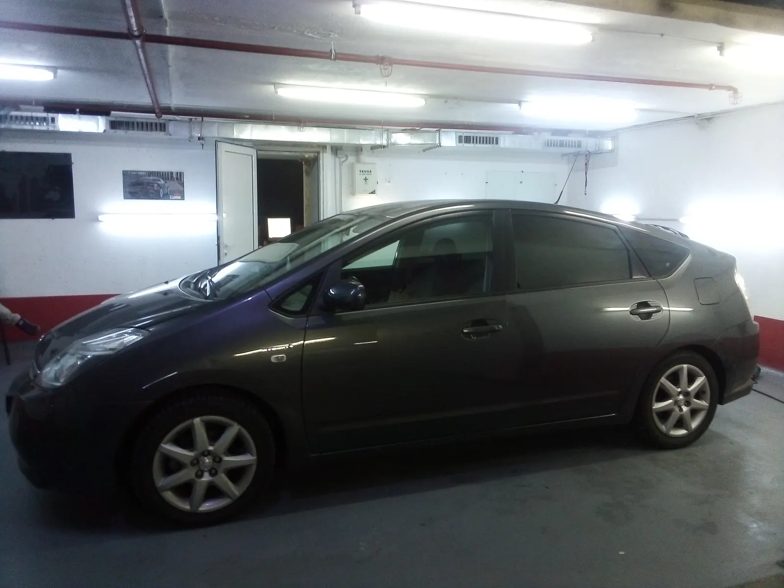 luneta si geamuri spate Prius Hybrid Magnetic Grey