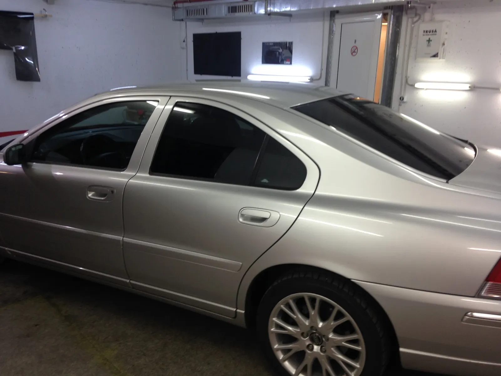 foliere geamuri S60 argintiu metalic aplicare precisă Tinted București
