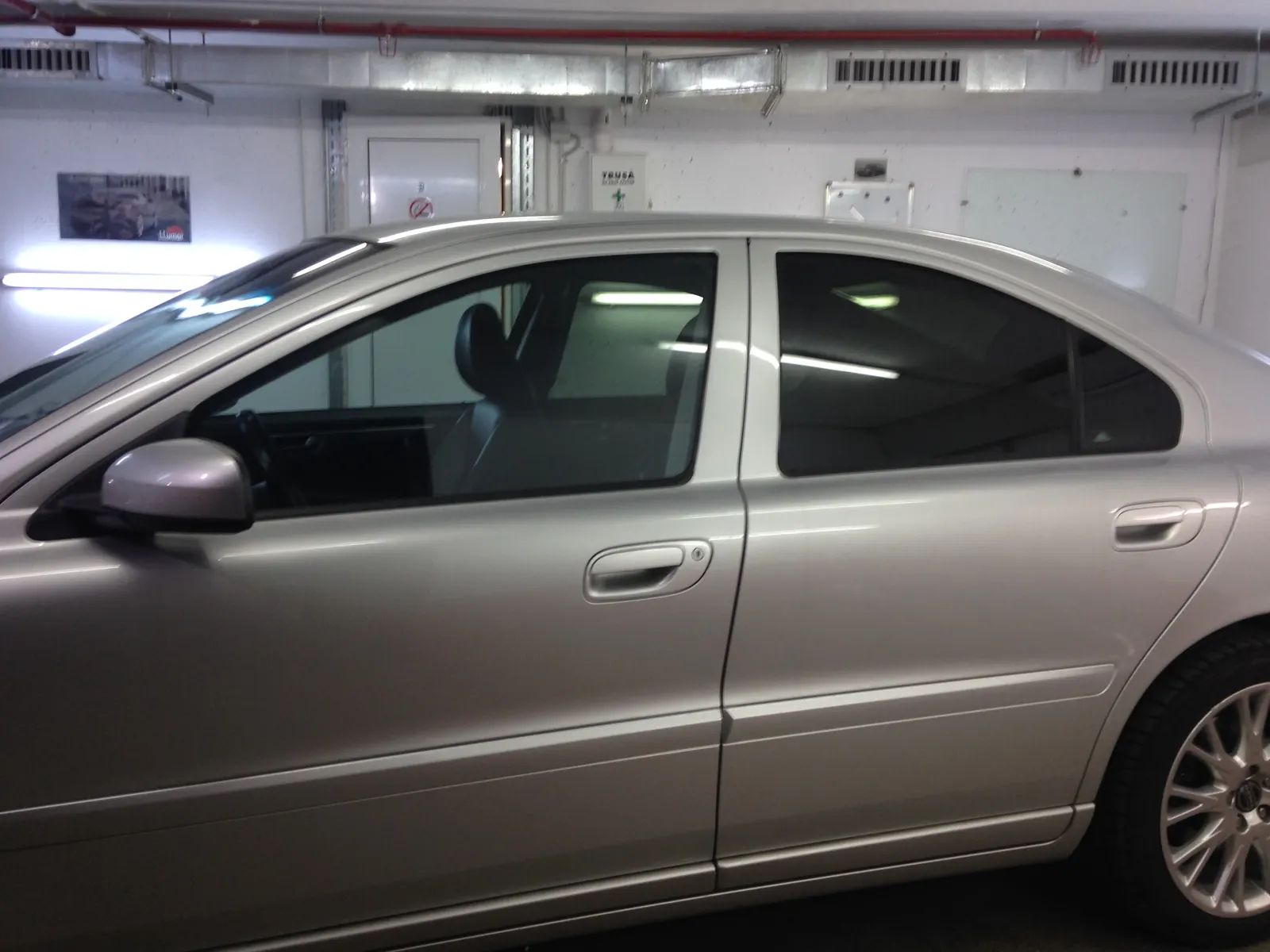 Volvo S60 Bright Silver cu folie auto ATR20 confort termic sporit