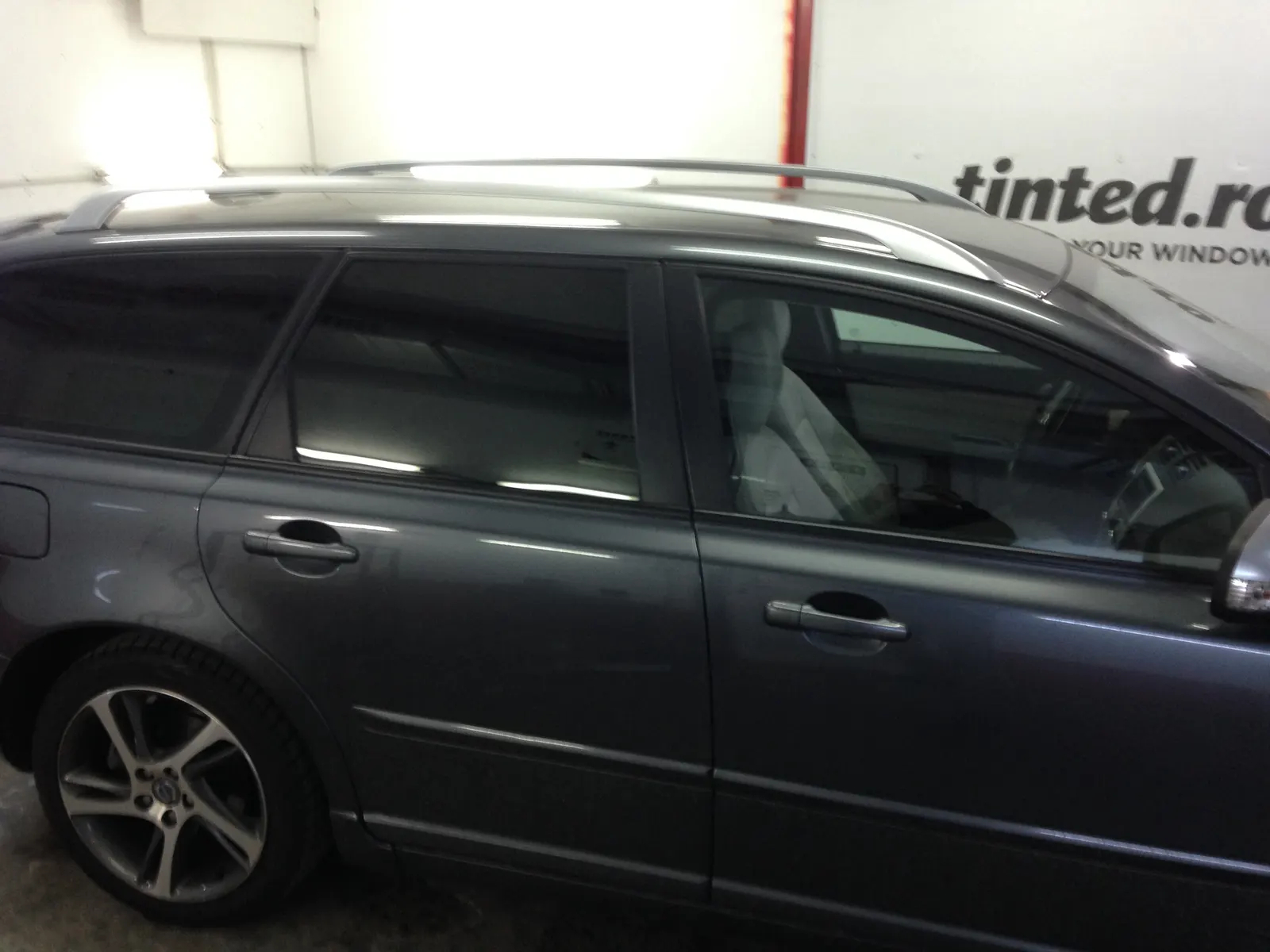 Volvo V50 break gri rezultat final folie auto ATR05 geamuri laterale