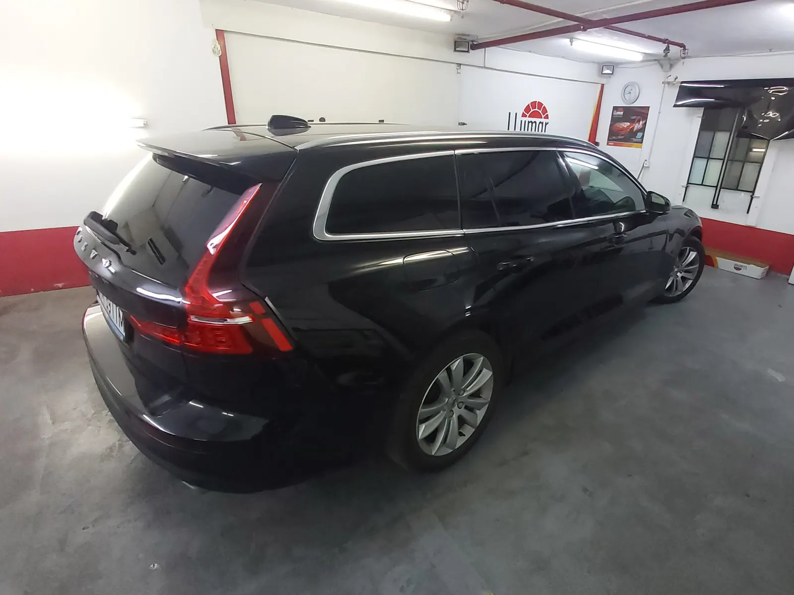 folie auto Volvo V60 Estate Onyx Black geamuri laterale LLumar CTX05