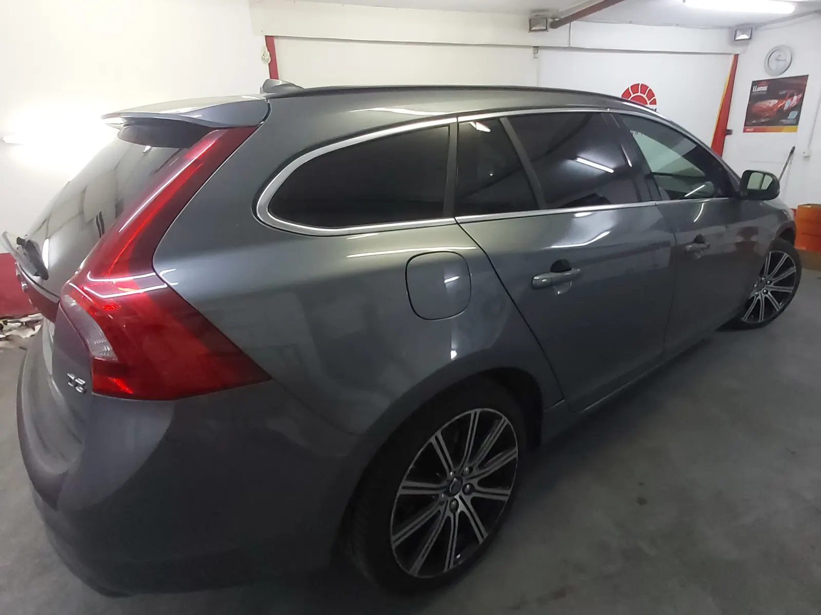 folie auto Volvo V60 Osmium Grey Metallic geamuri laterale LLumar CTX05