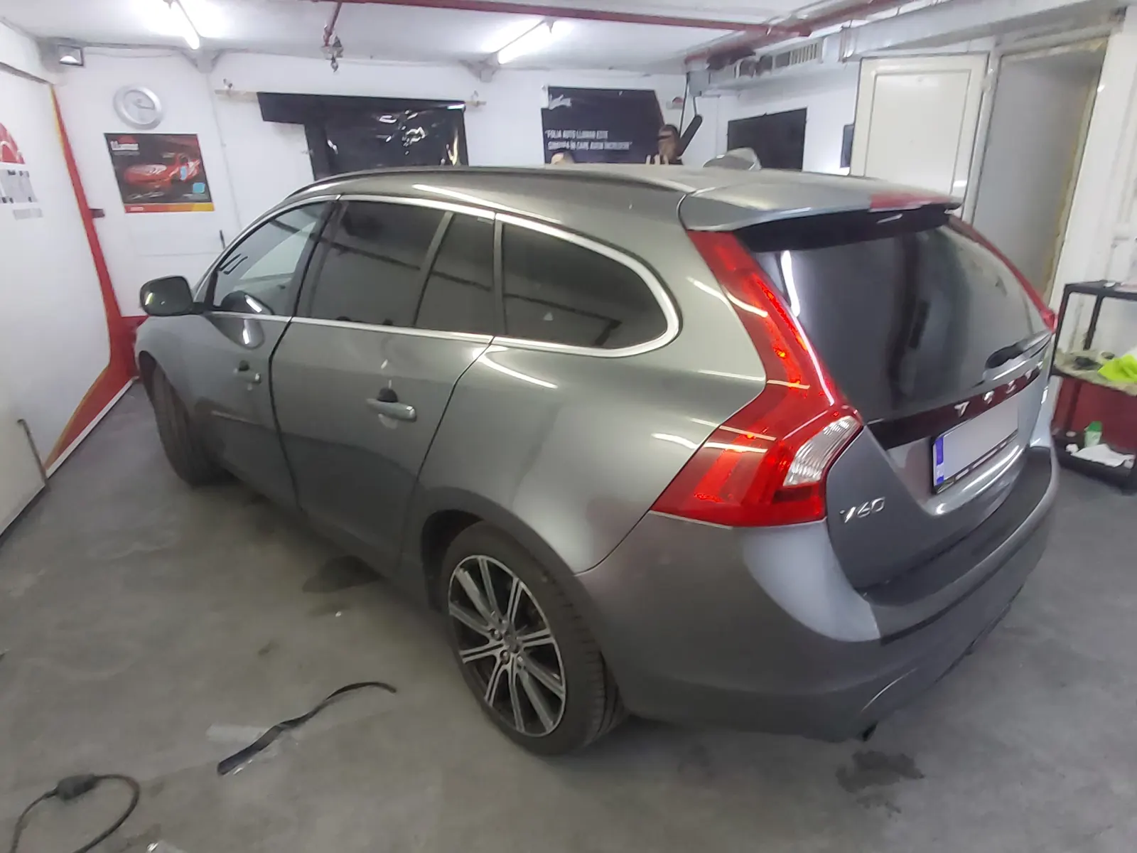 Volvo V60 break gri metalic rezultat final folie auto CTX05