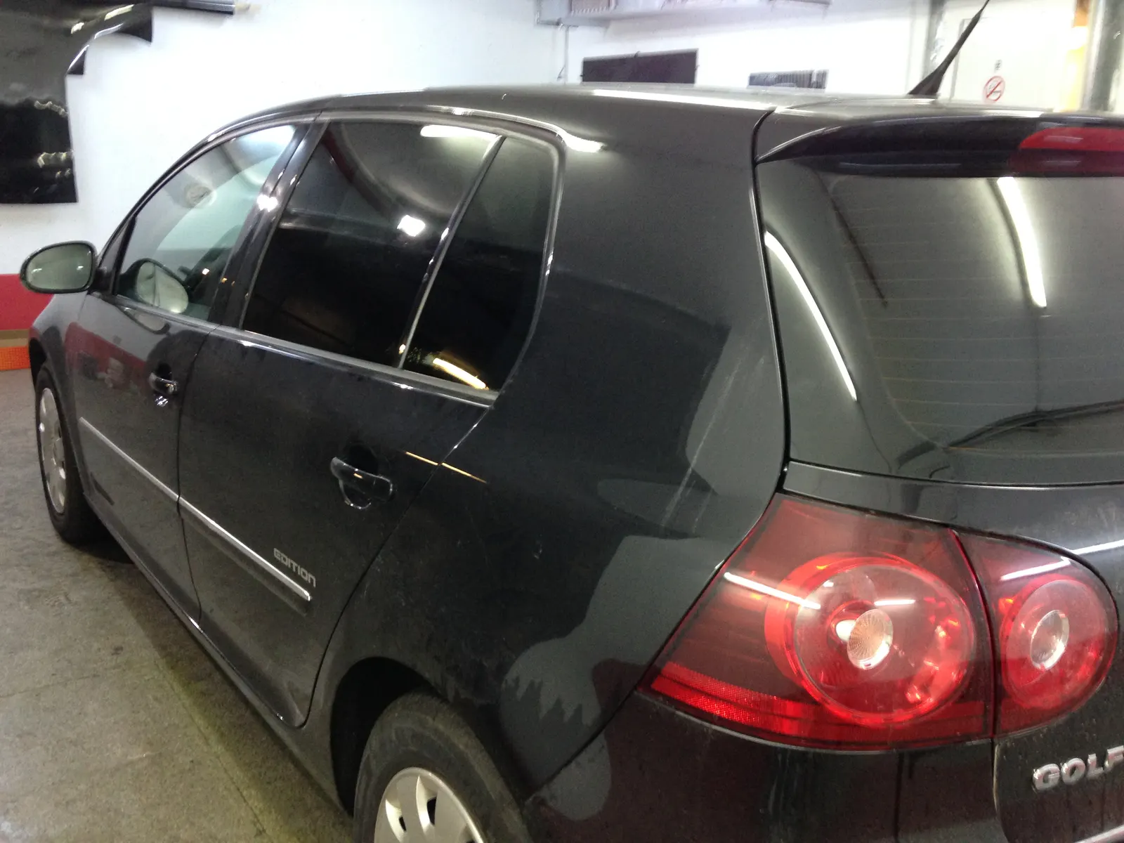 montaj folie Golf Mk5 Deep Black Pearl service autorizat RAR