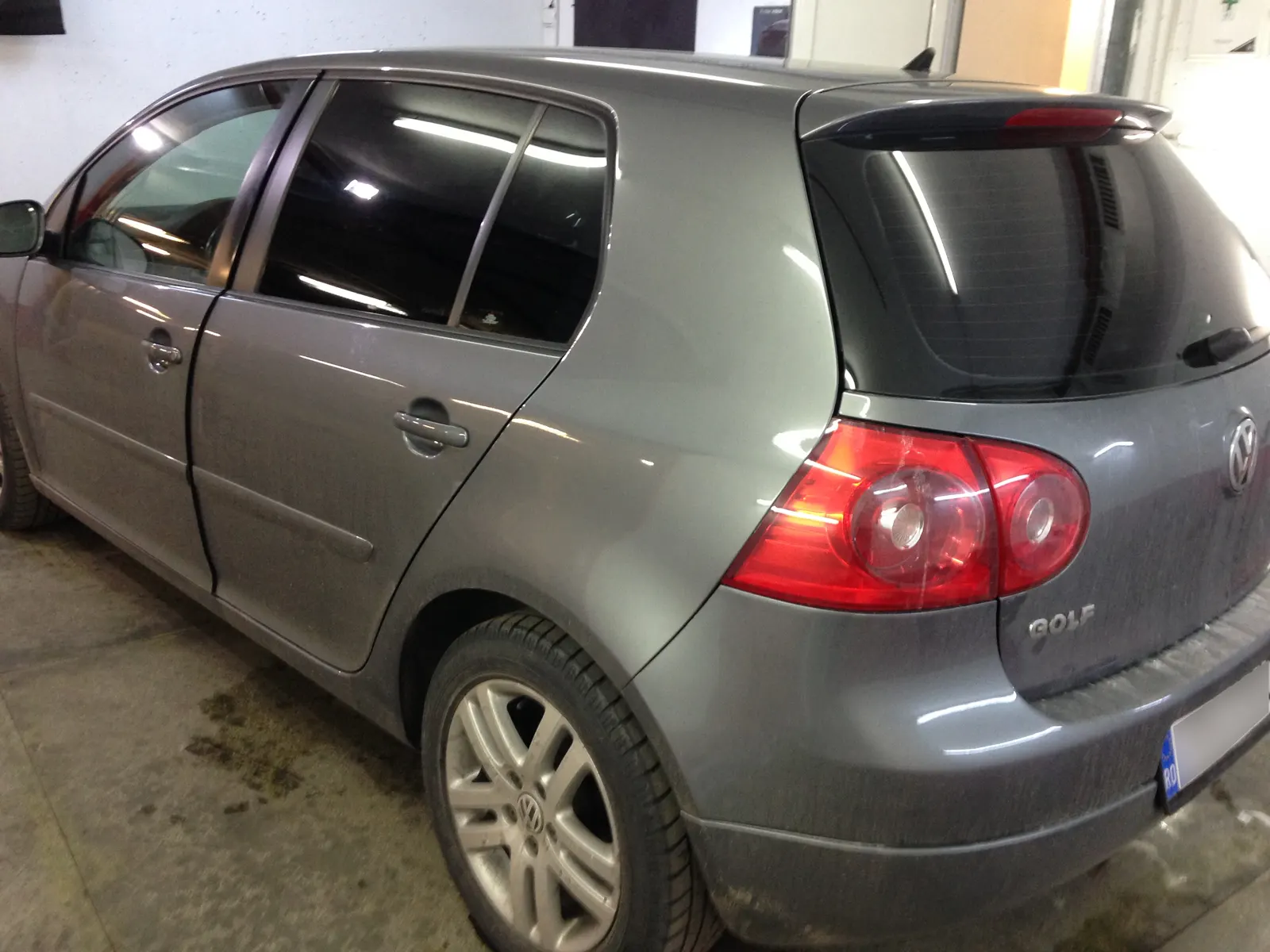 Golf Mk5 United Grey Metallic folie ceramica LLumar CTX05