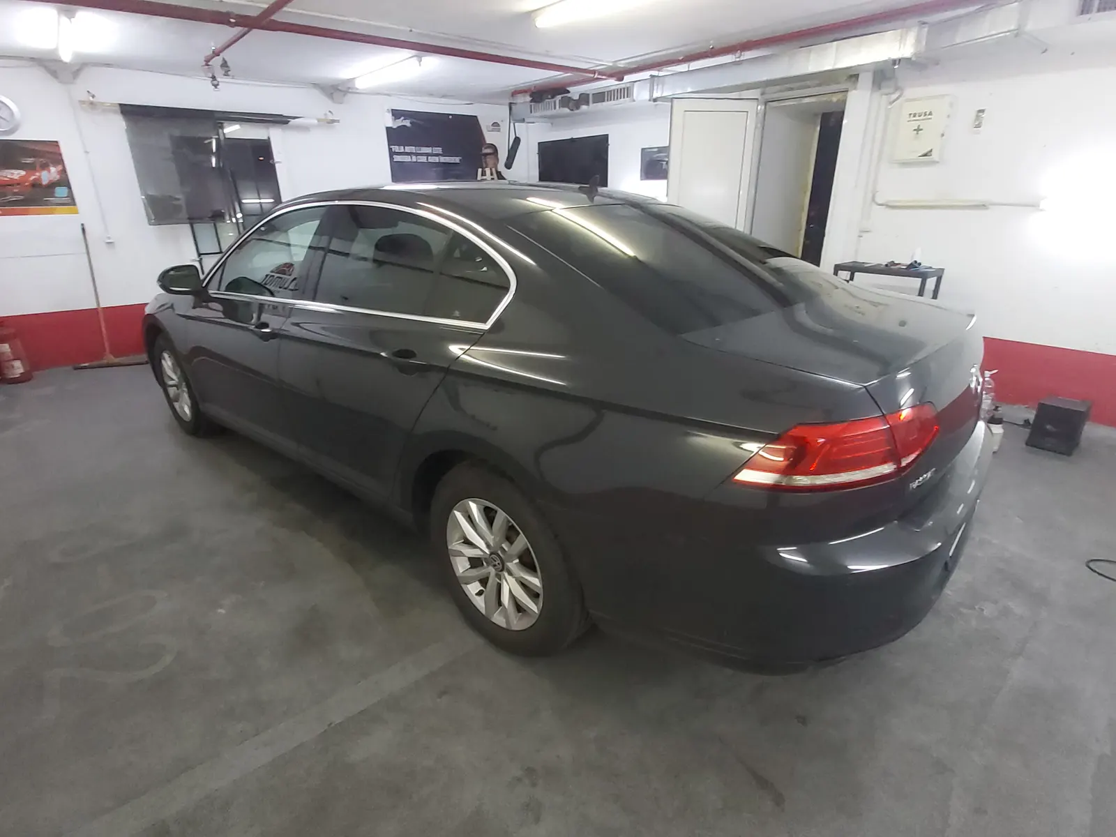 Passat B8 folie metalica LLumar ATR20 aspect fumuriu pronuntat