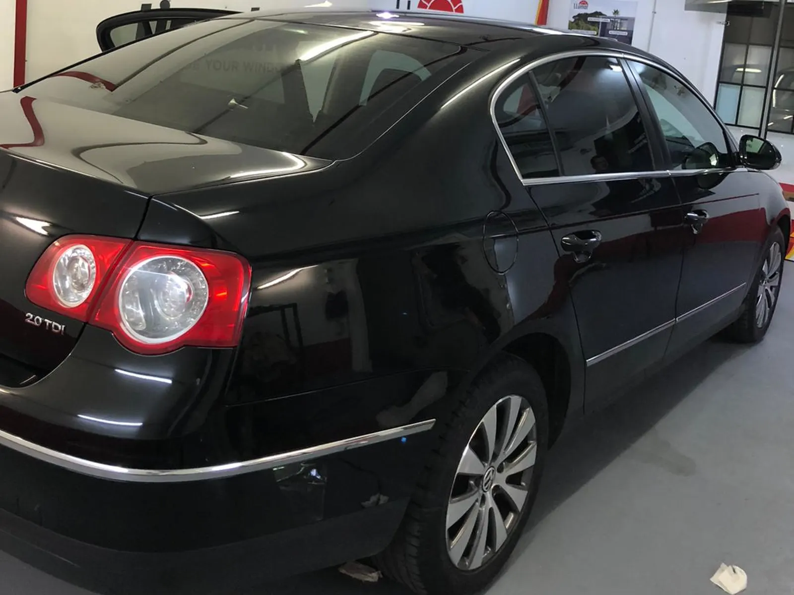 folie auto VW Passat B6 negru perlat LLumar CTX35 Tinted