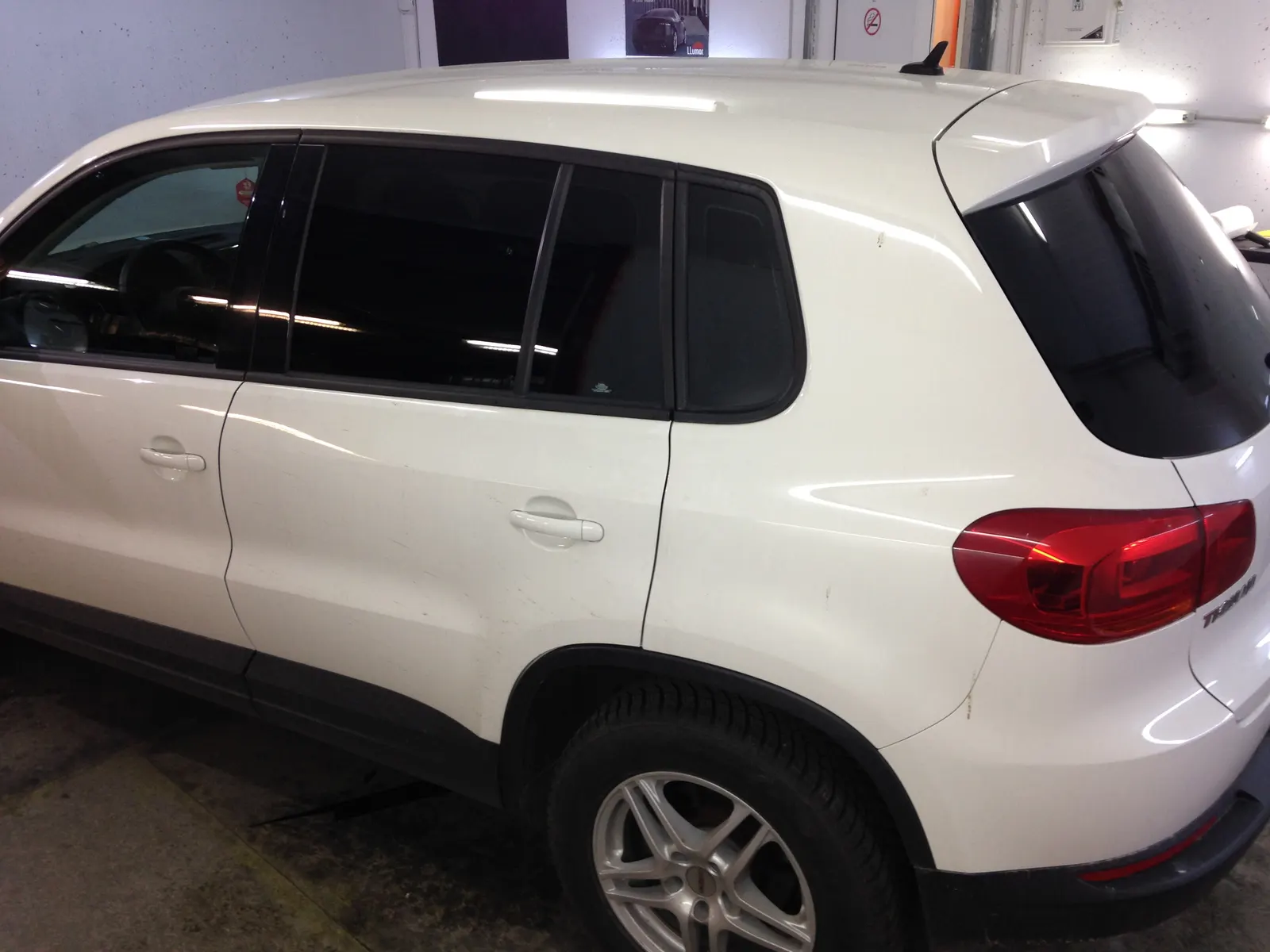 geamuri fumurii VW Tiguan I folie LLumar ceramica Bucuresti