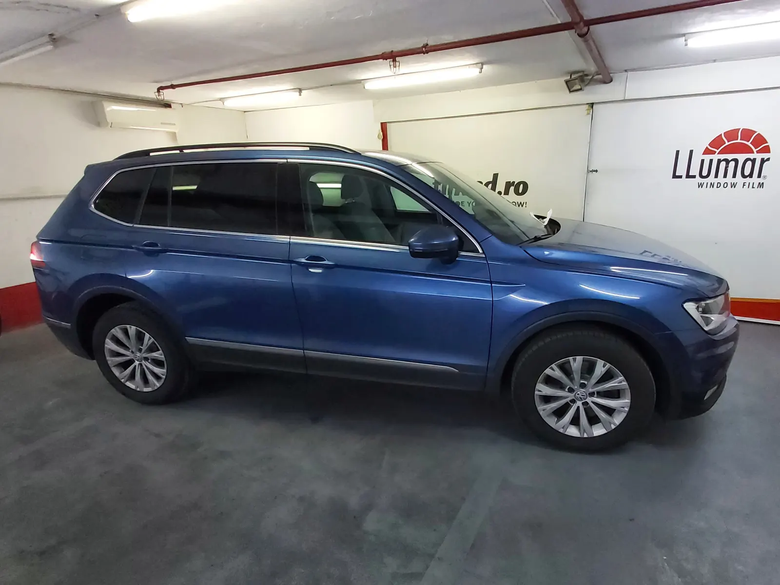 folie auto VW Tiguan Allspace albastru atlantic LLumar CTX35 Tinted