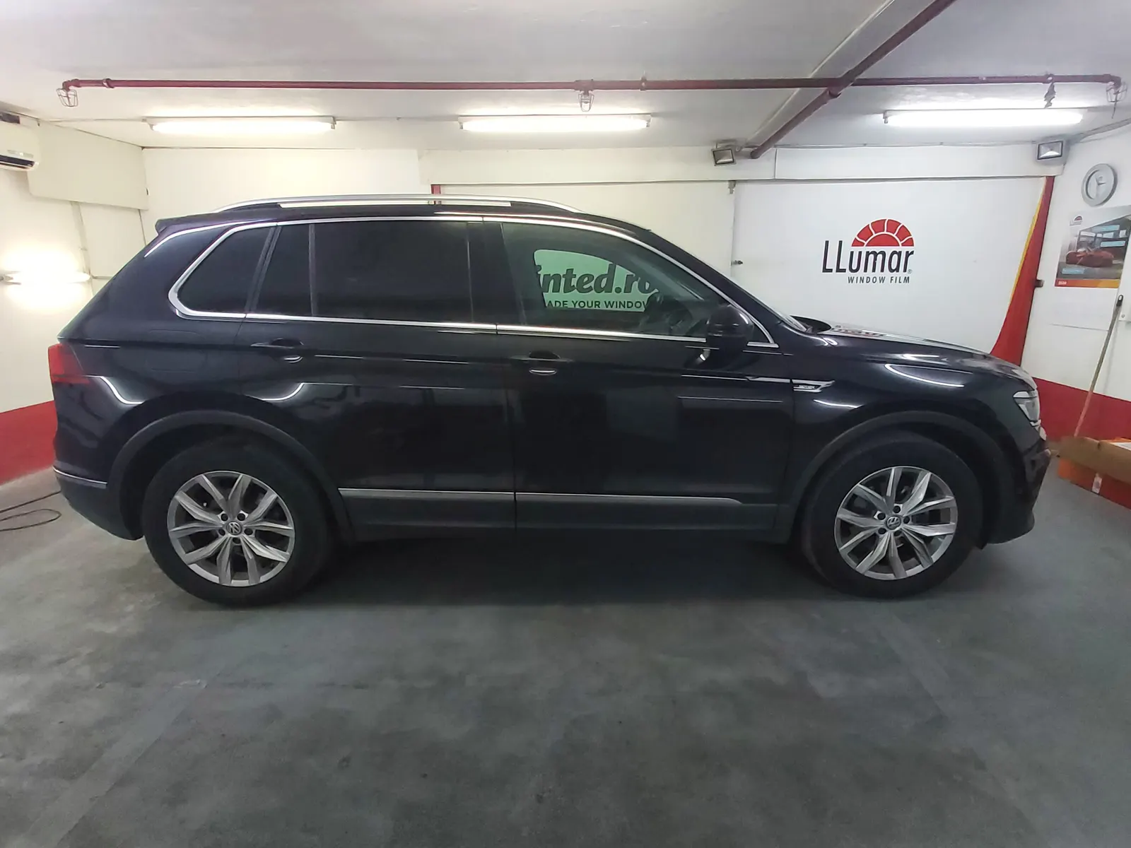 geamuri fumurii VW Tiguan II folie LLumar ceramica Bucuresti