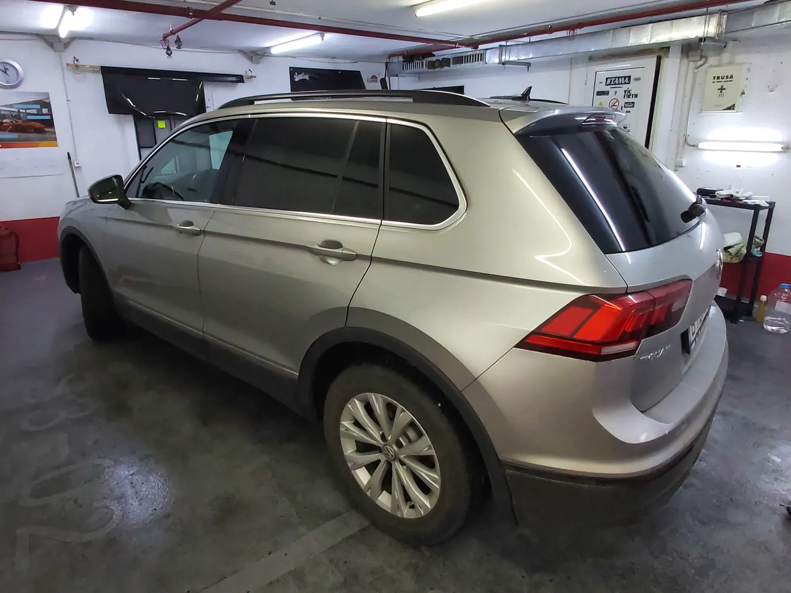 Tiguan II Platinum Grey folie ceramica CTX05 uniformitate montaj