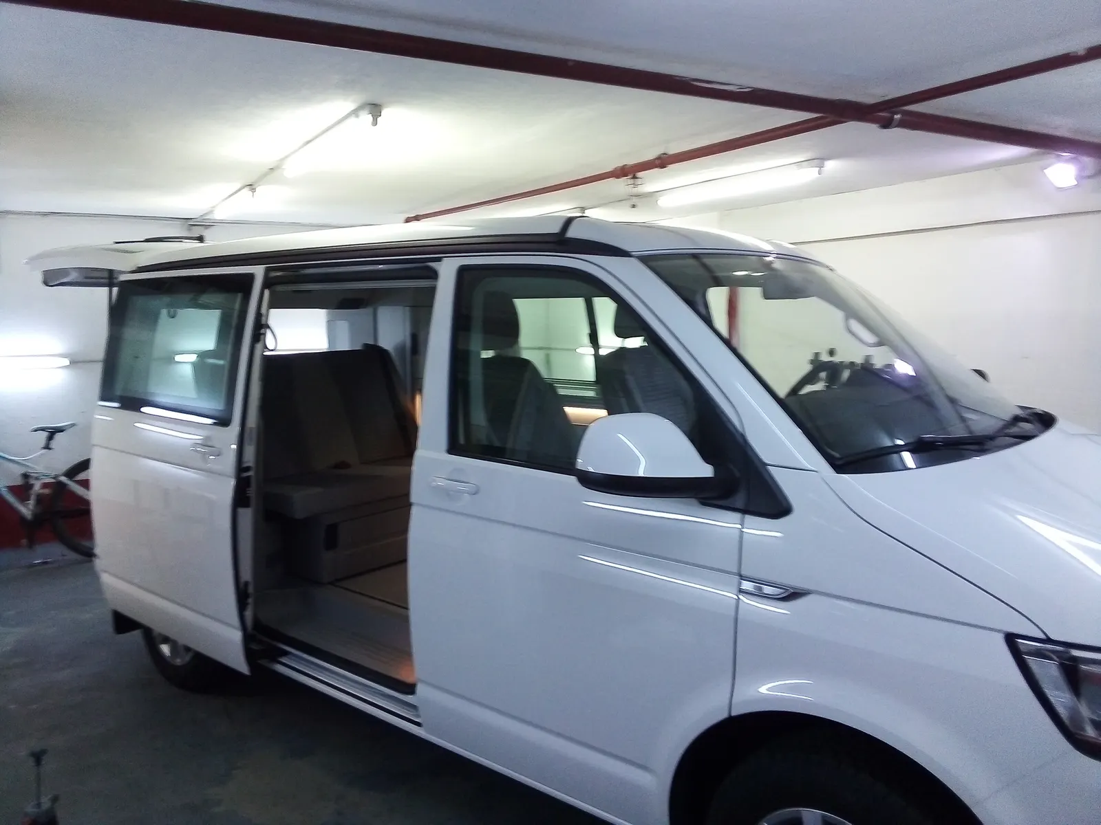 folie auto VW California T6 alb LLumar ATR05 Tinted Bucuresti