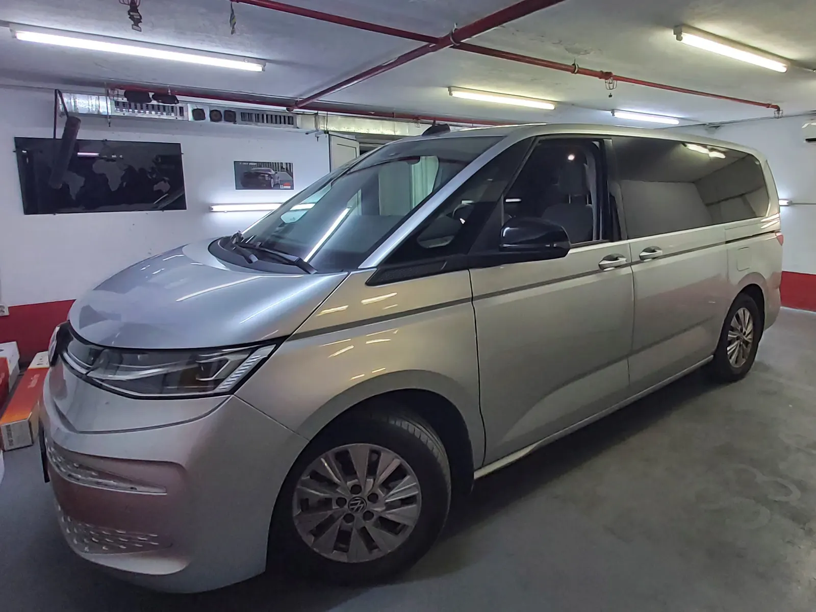 folie auto VW Multivan T7 argintiu LLumar CTX05 Tinted Bucuresti