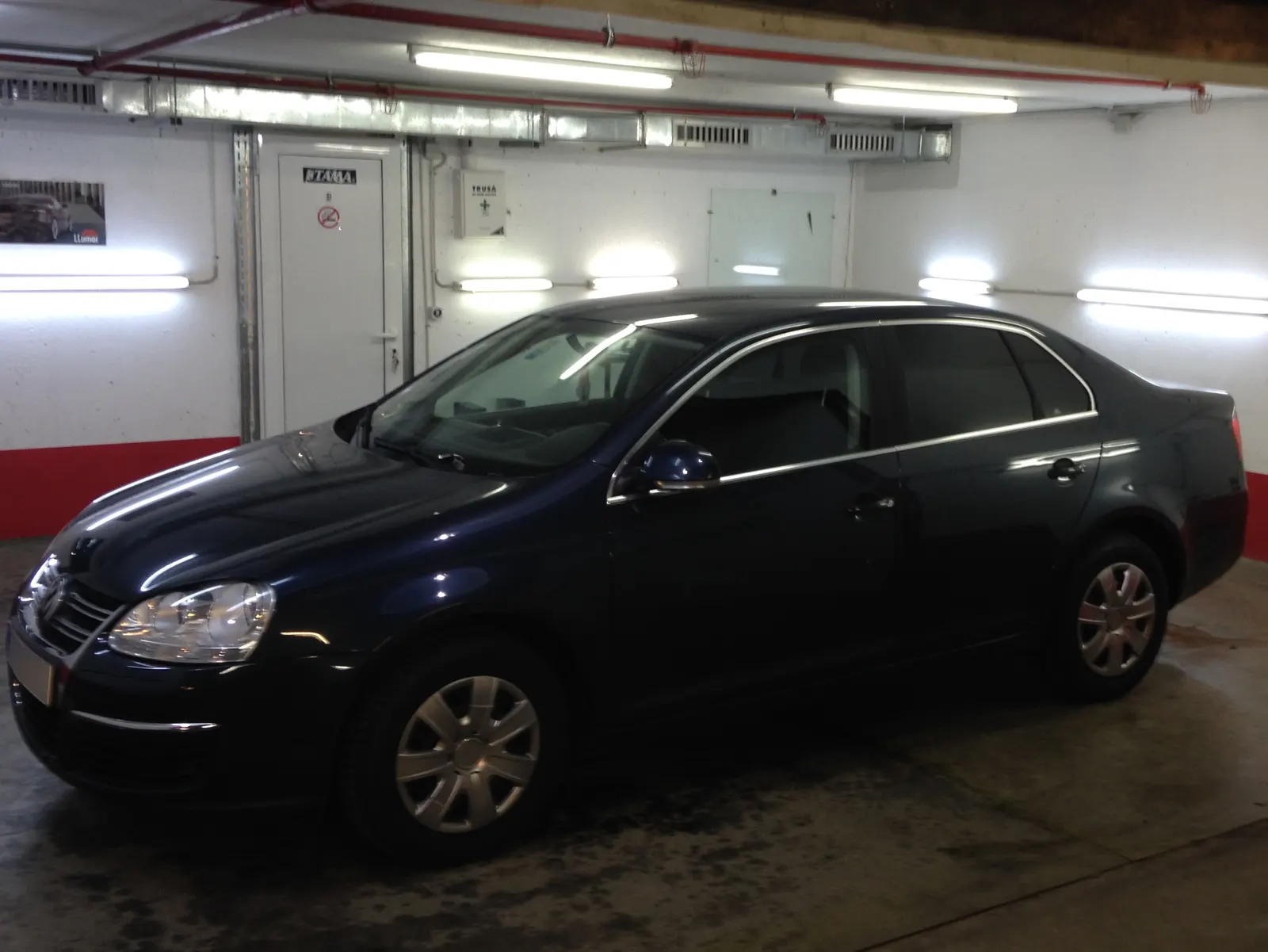 folie auto VW Jetta 5 albastru grafit LLumar AT05 Tinted