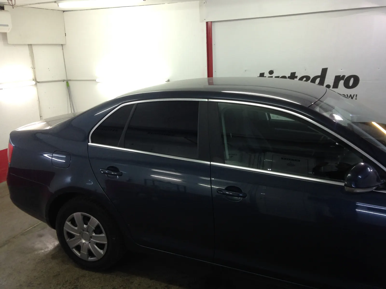 geamuri fumurii VW Jetta 5 folie LLumar clasica AT05