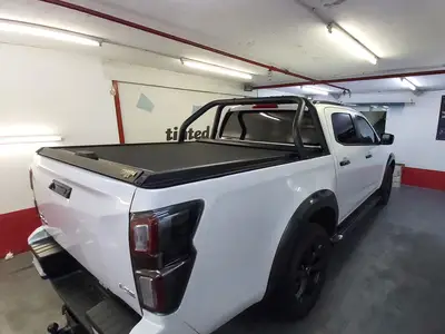 Montaj folie Isuzu D-Max – Tinted Window